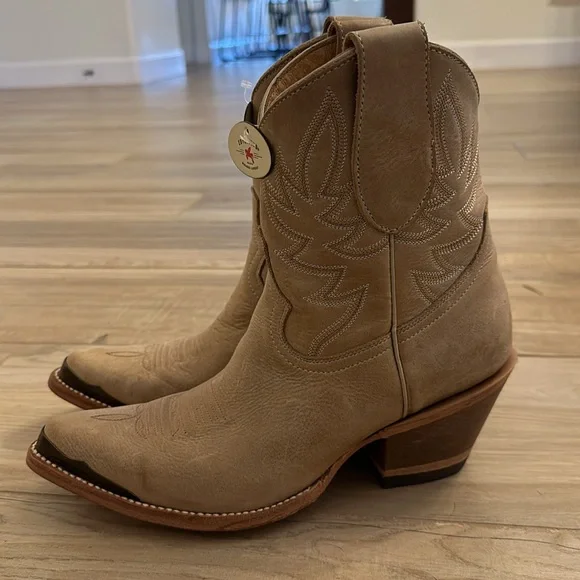 IDYLLWIND WHEELS NATURAL WESTERN BOOTIES - ROUND TOE-NWT - Picture 3 of 7